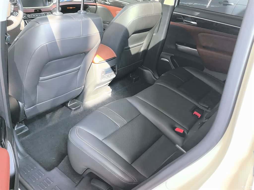 Trumpchi GS8, 2019 9