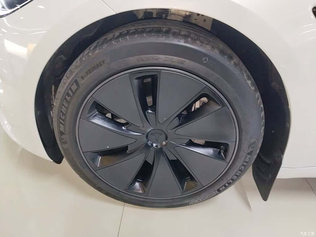 Tesla Model 3, 2024 23