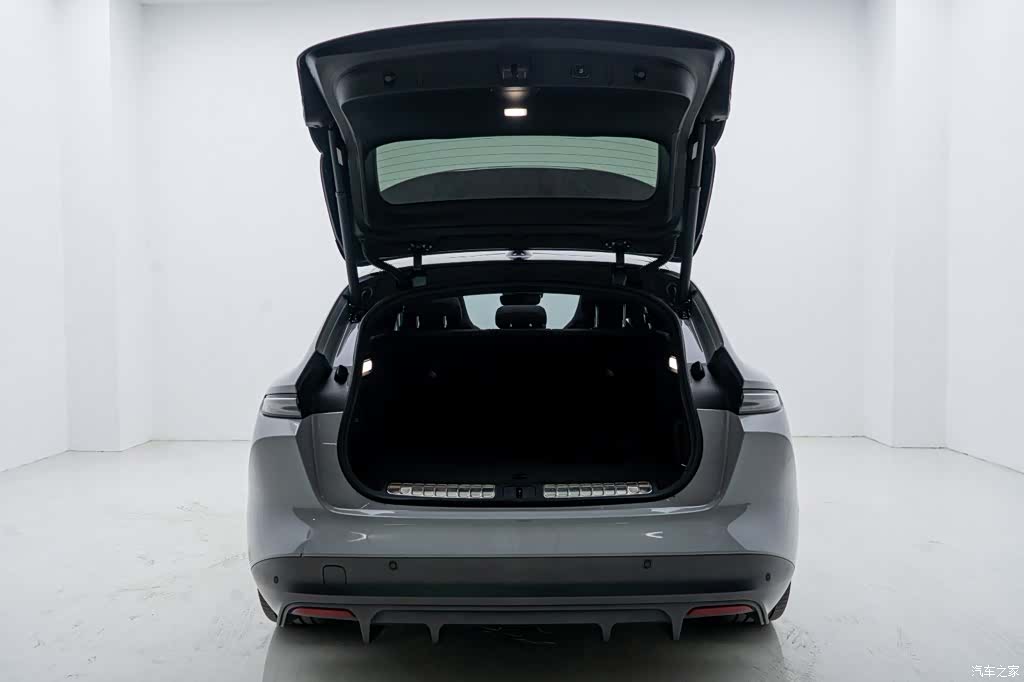 NIO ET5, 2024 9