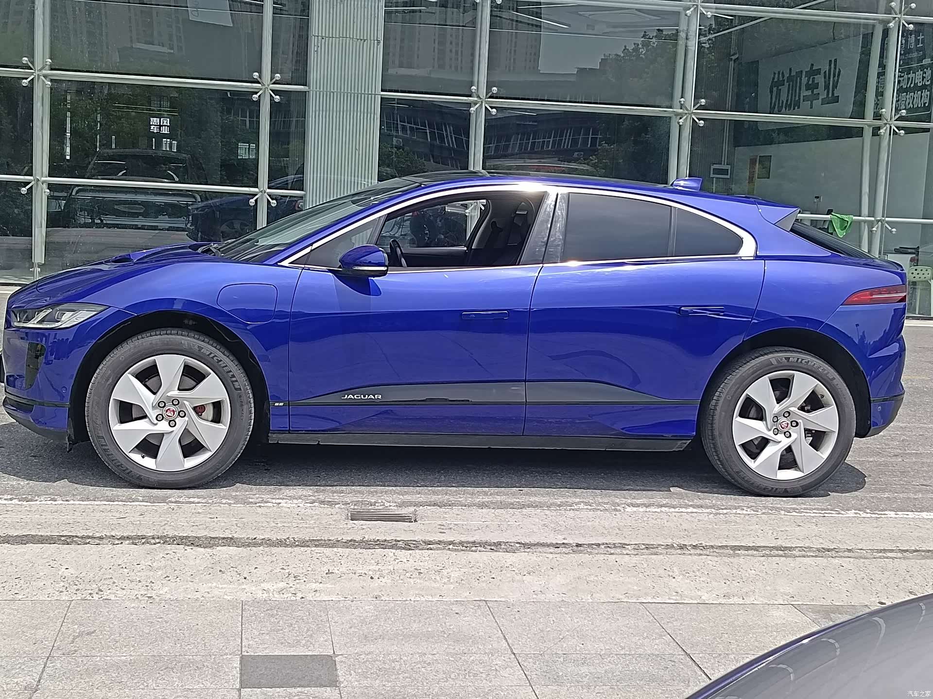 Jaguar I-PACE, 2020 все фото