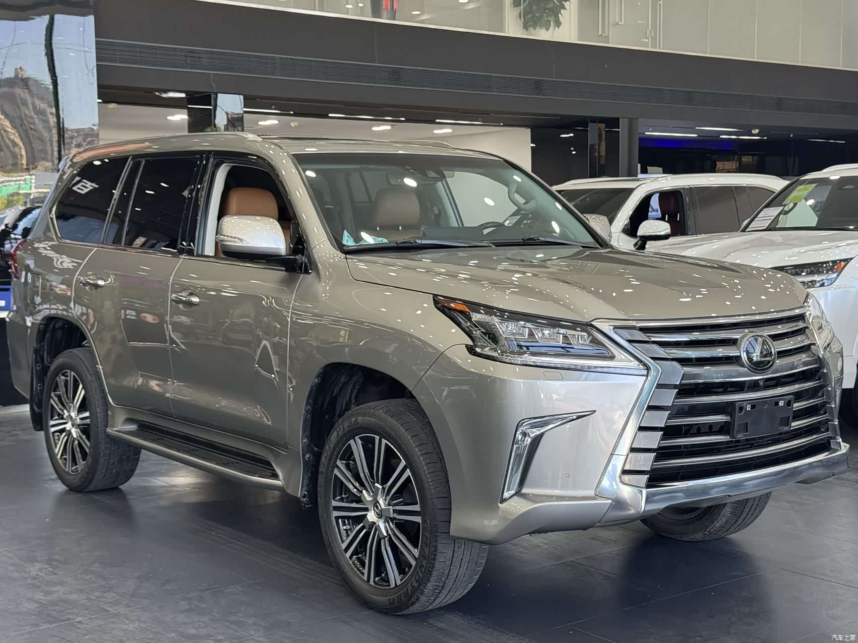Lexus LX, 2022 2