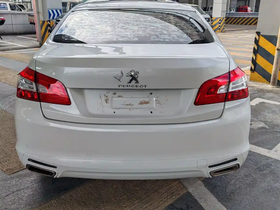 Peugeot 408