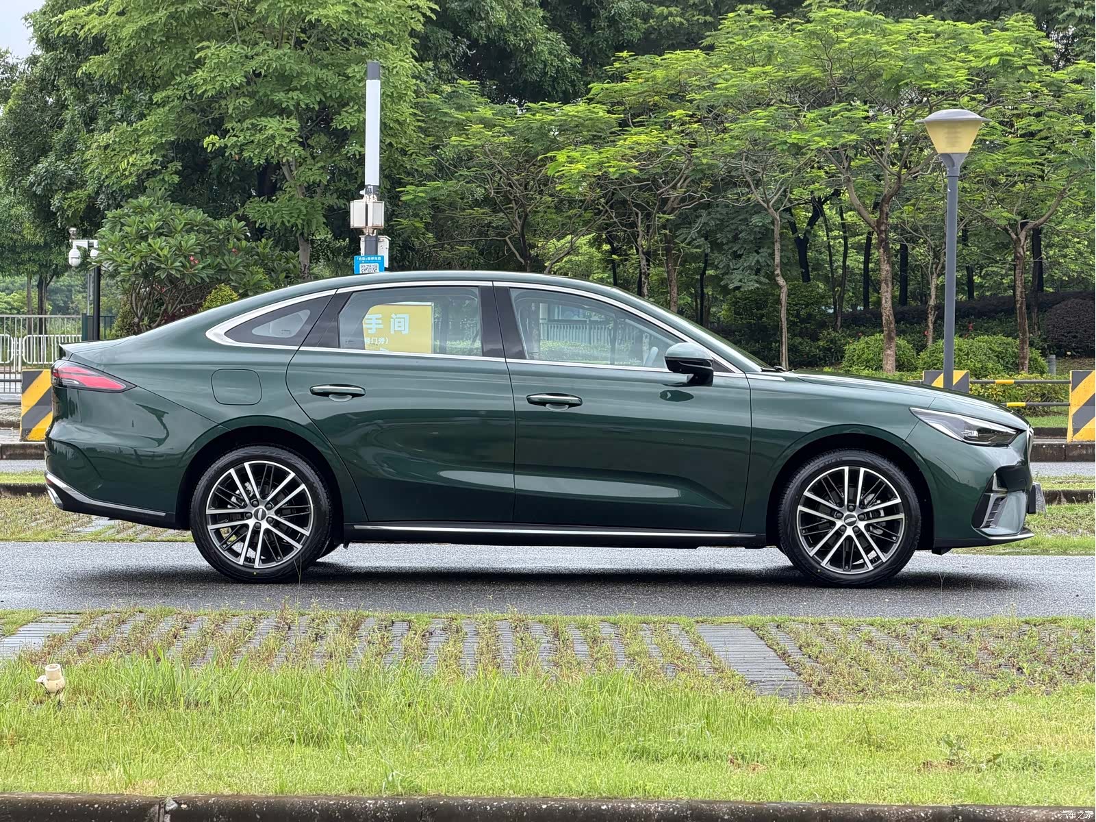 Geely Emgrand, 2025 10