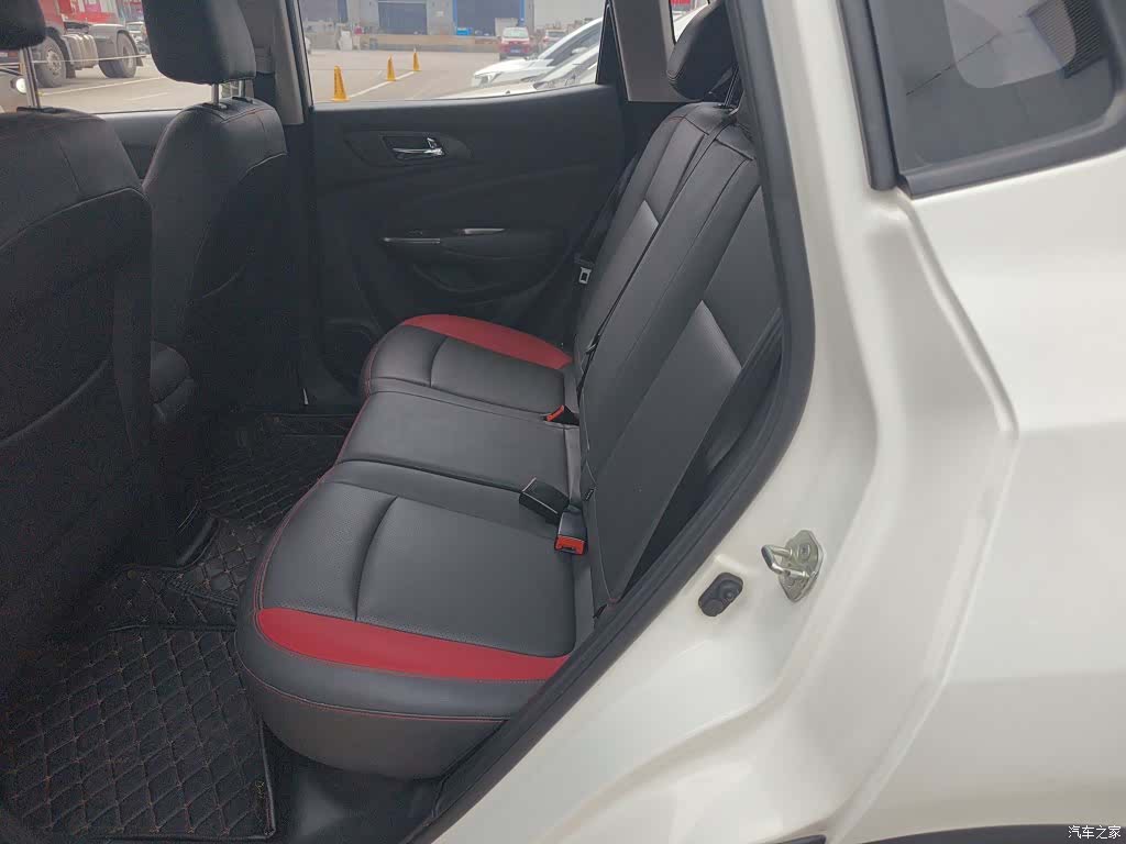 Changan CS15, 2016 13