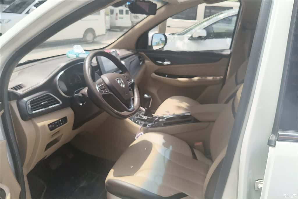 Wuling 730, 2018 9