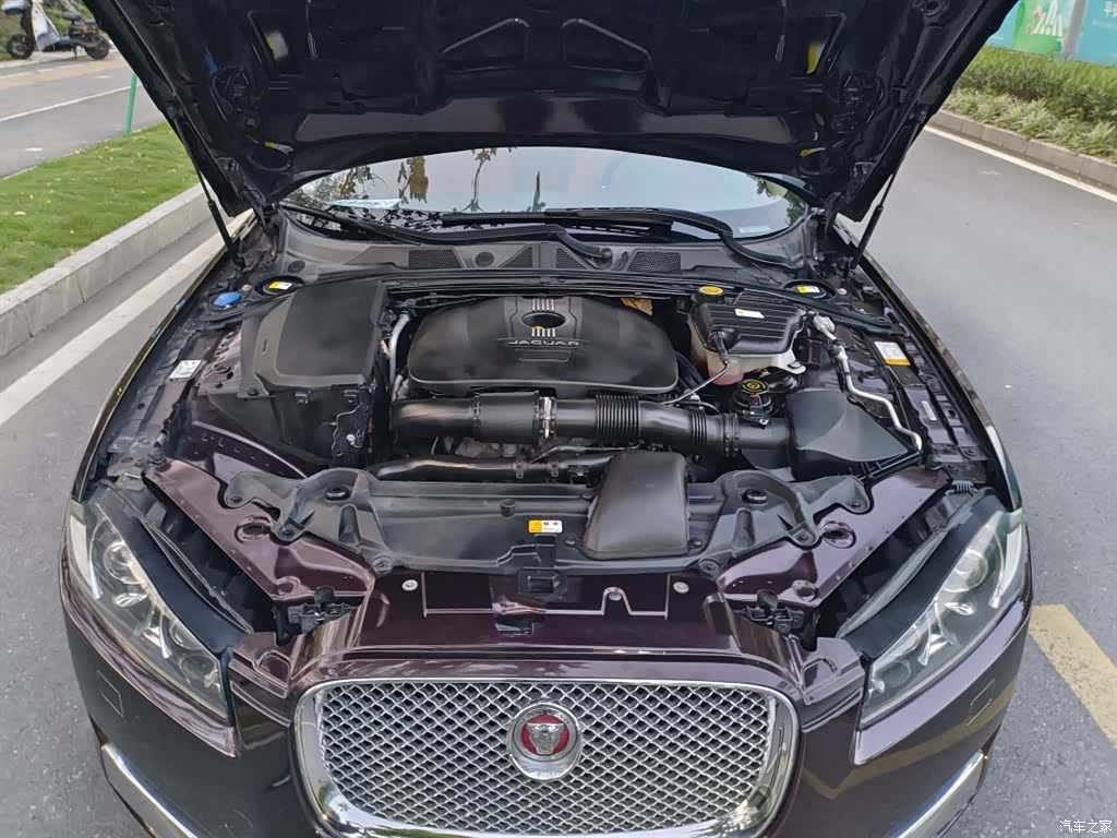 Jaguar XF, 2015 9