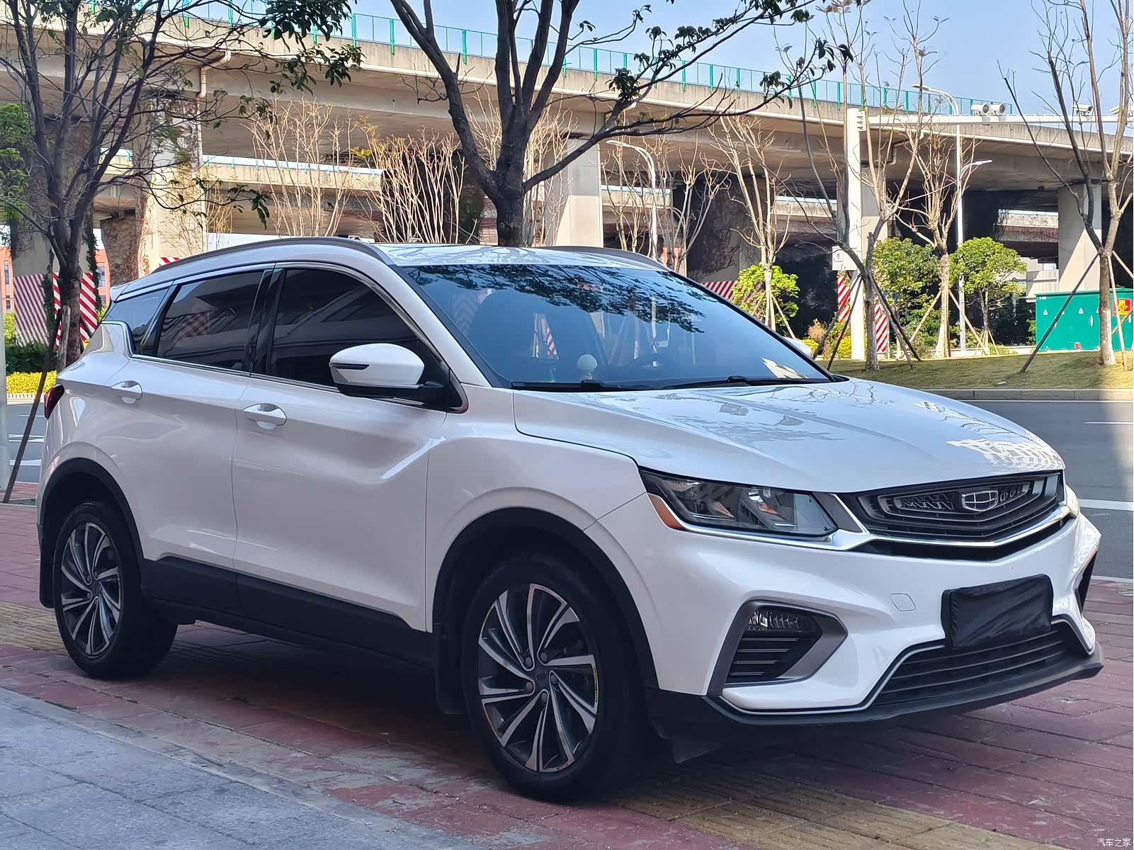 Geely Coolray, 2020 3