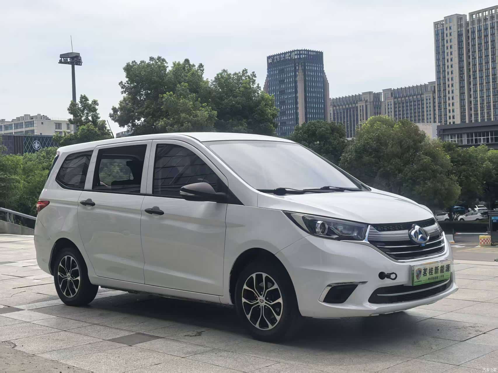 Changan A600EV, 2021 3