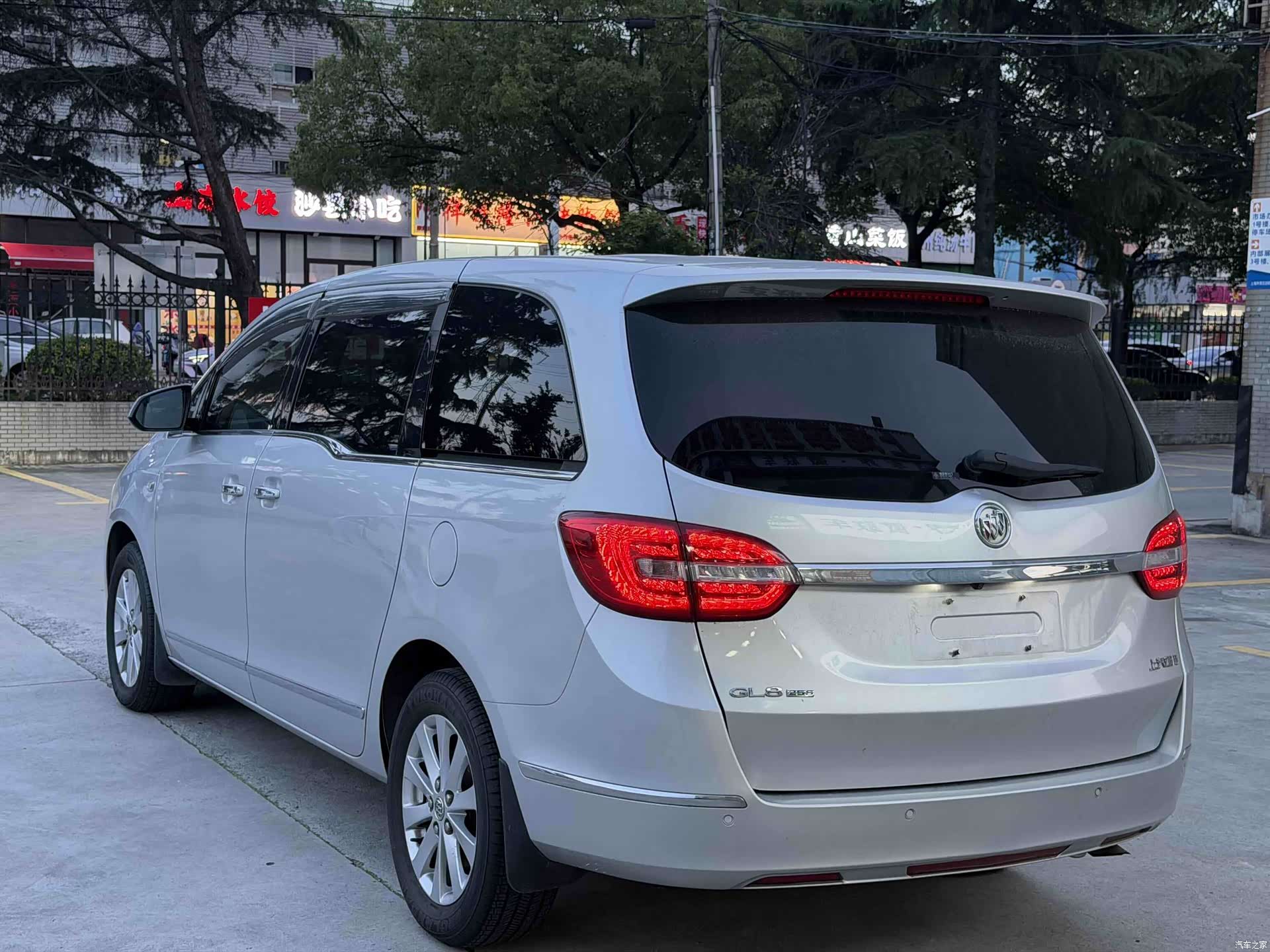 Buick GL8, 2017 11