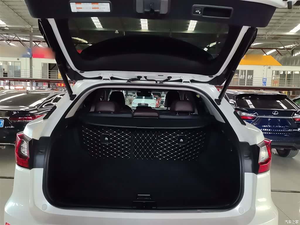 Lexus RX, 2018 9