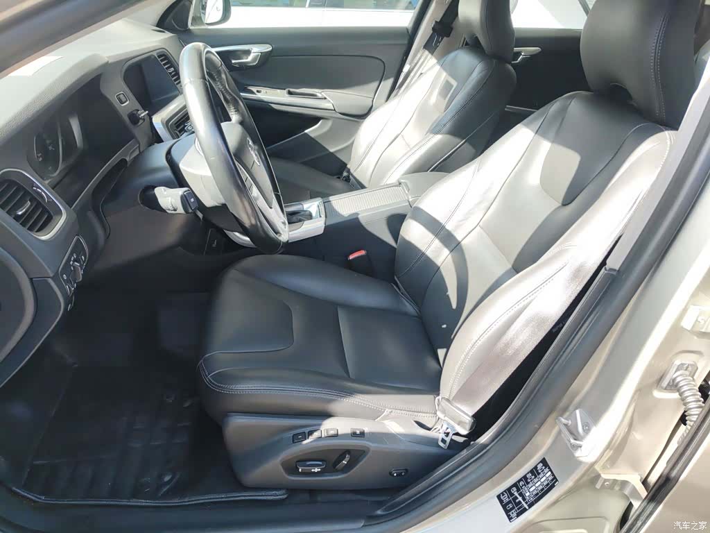Volvo V60, 2015 11
