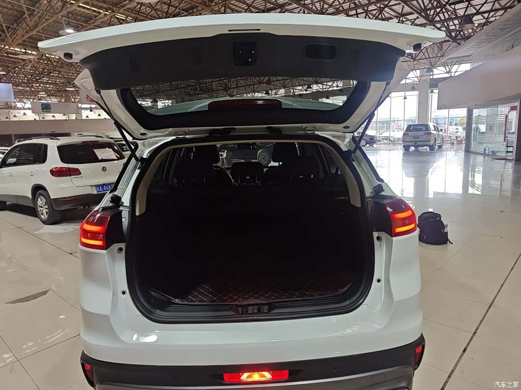 Geely Boyue, 2020 15