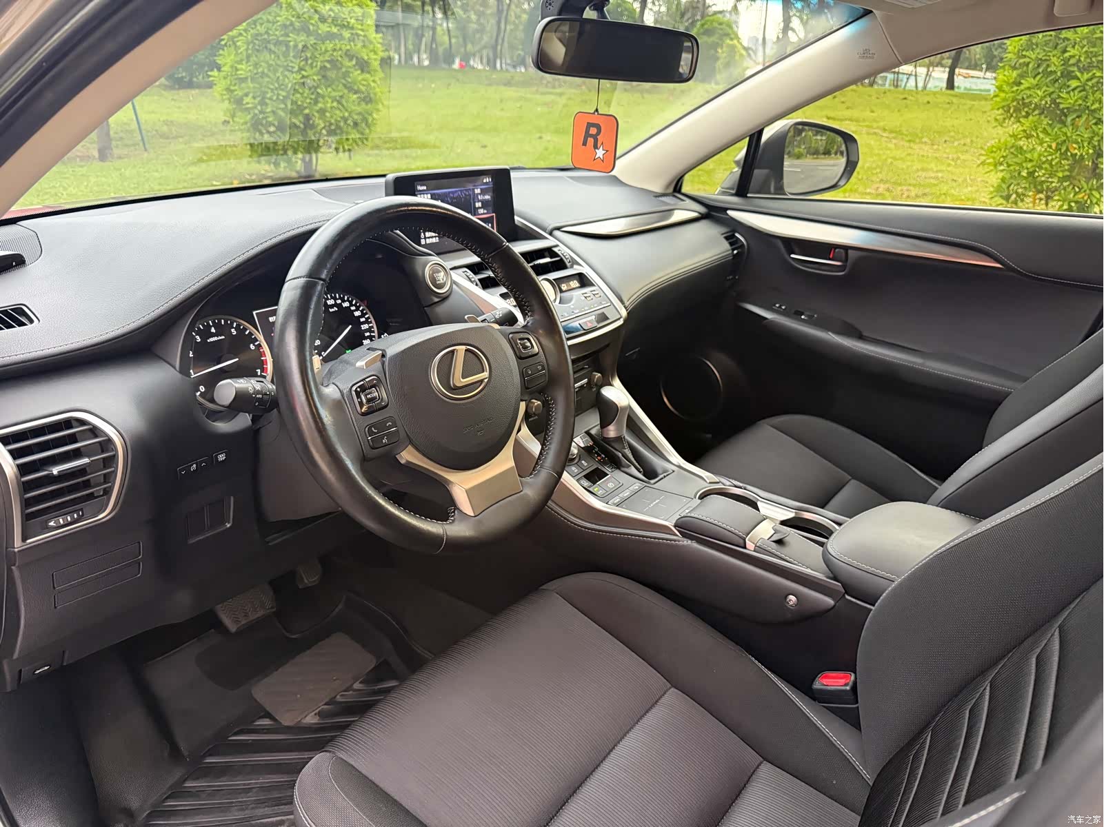 Lexus NX, 2018 8