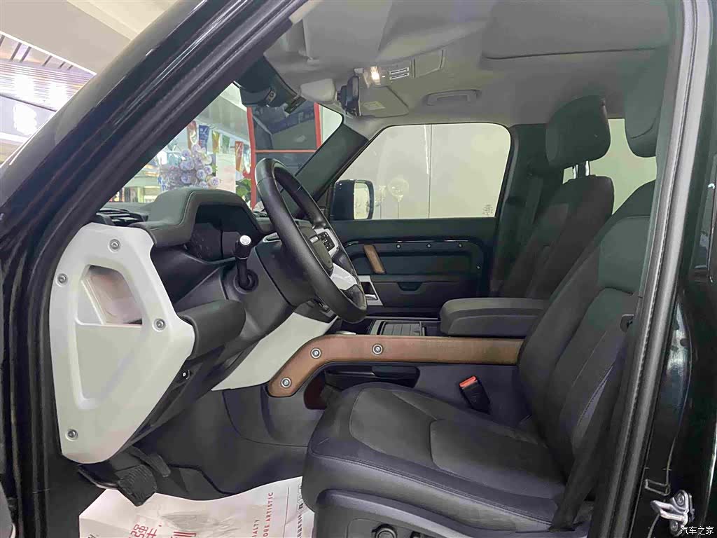 Land Rover Defender, 2022 7