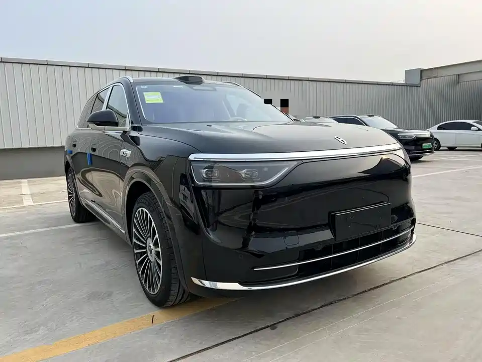 AITO Ask the world M8