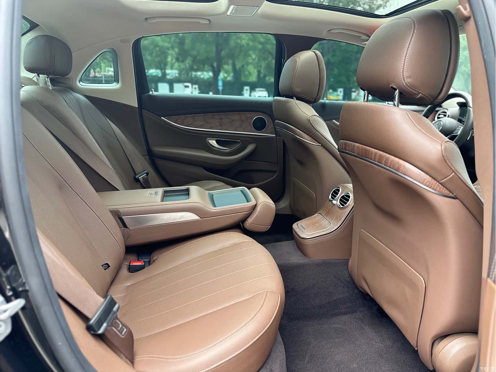Mercedes-Benz E-Class, 2022 30
