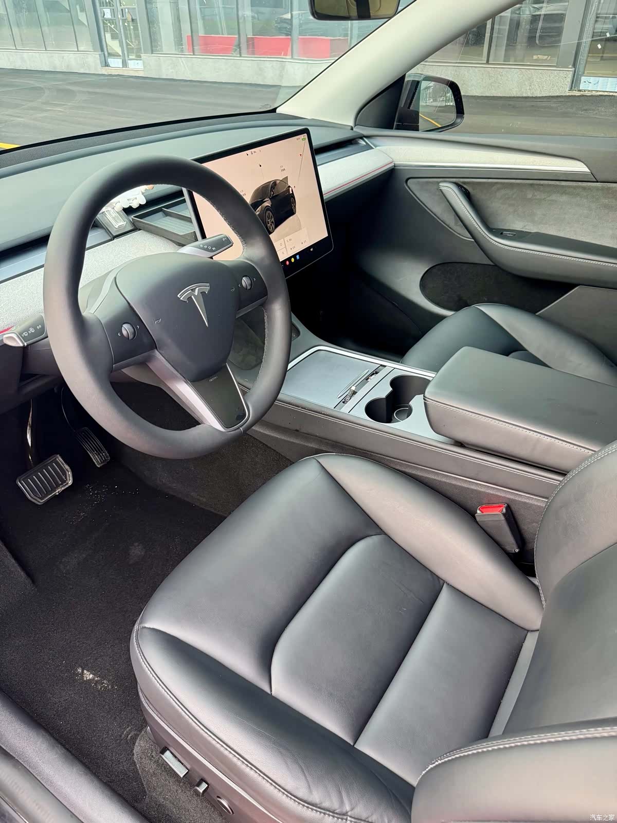 Tesla Model Y, 2023 10