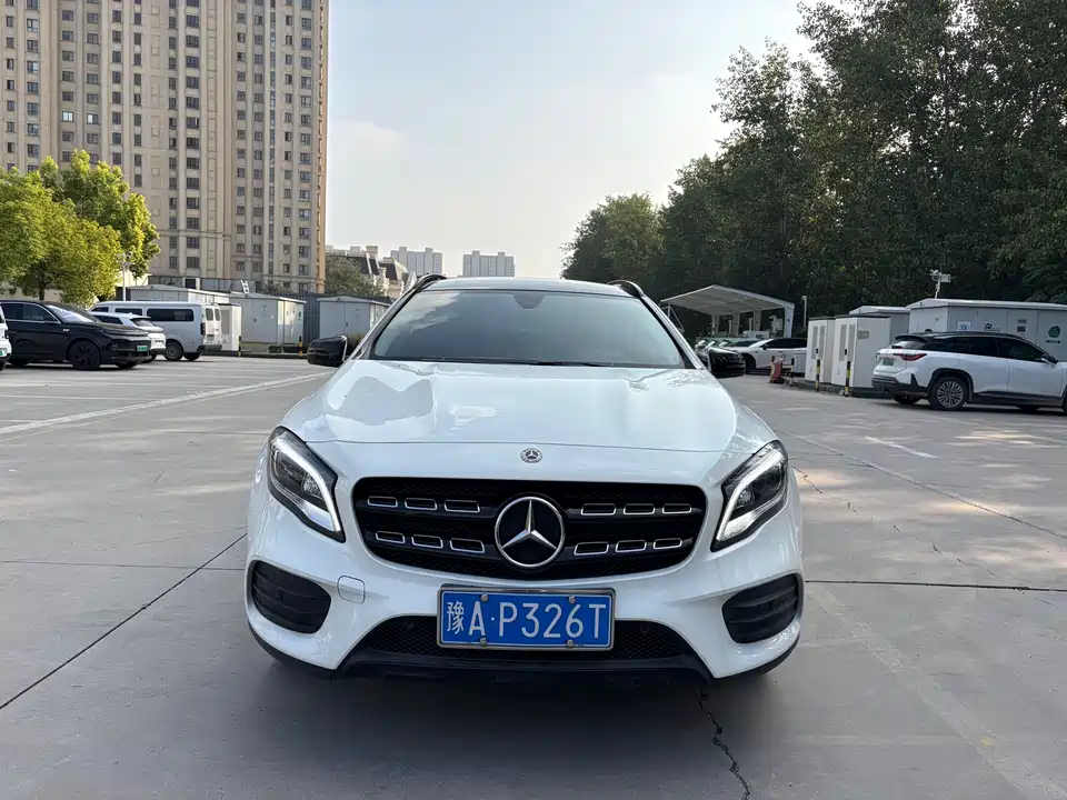 Mercedes-Benz GLA