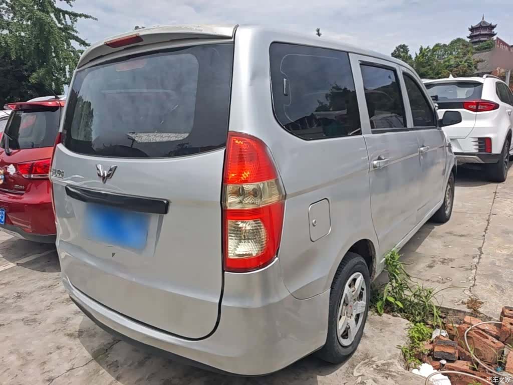 Wuling Hongguang, 2014 7