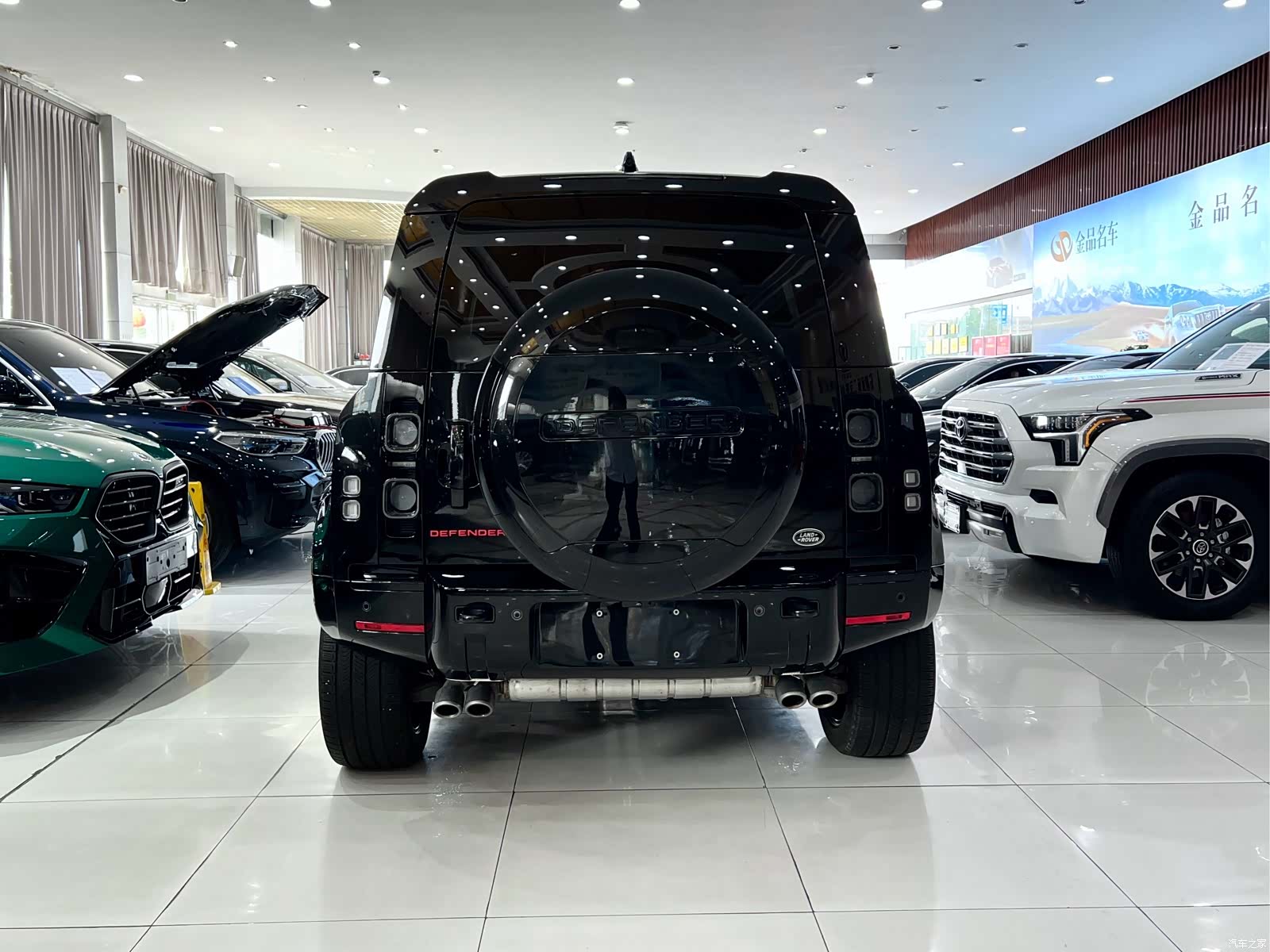 Land Rover Defender, 2024 4