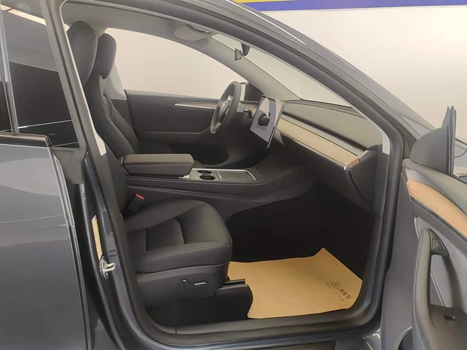 Tesla Model Y Tesla Model Y