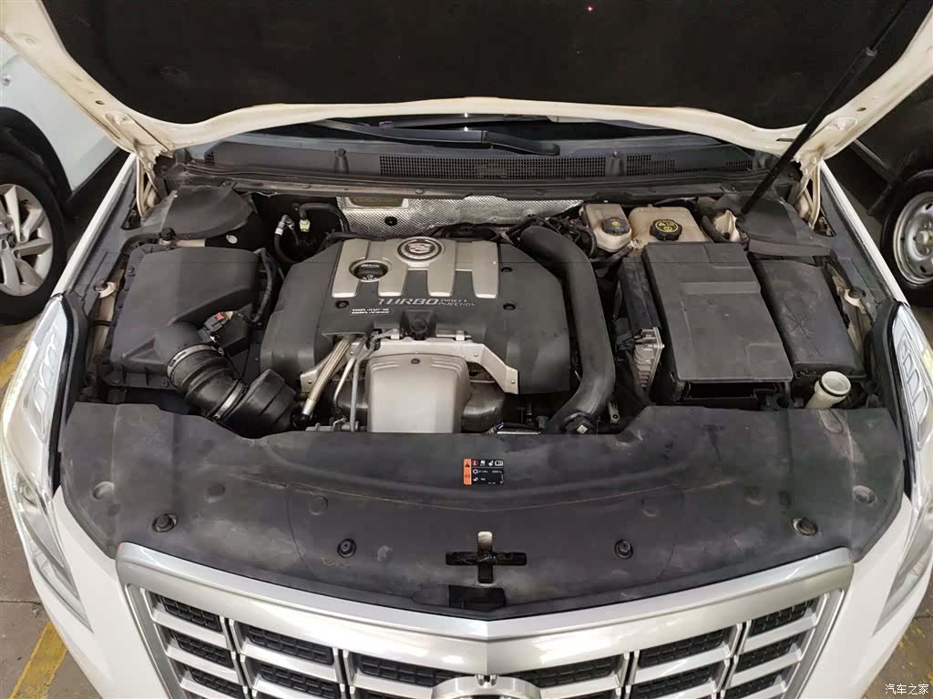 Cadillac XTS, 2015 11