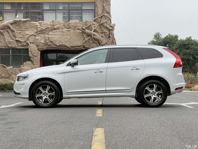 Volvo XC60, 2013 3