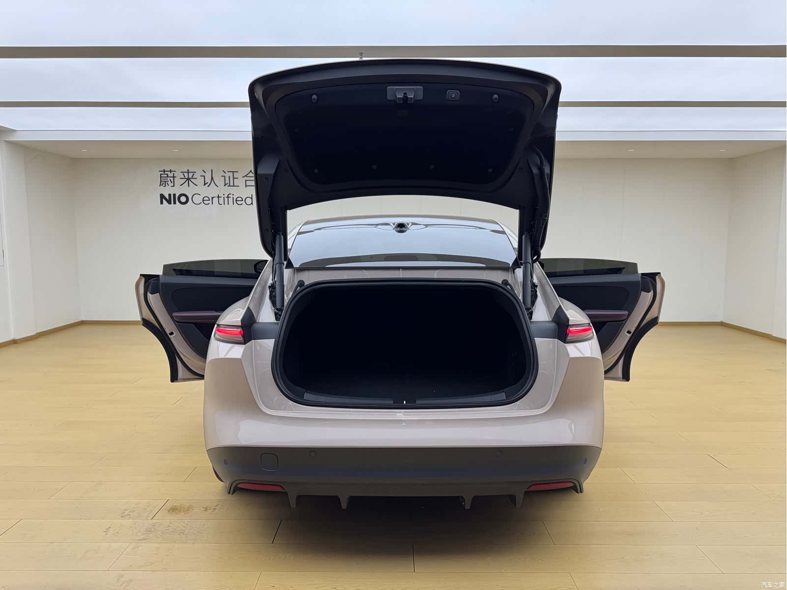NIO ET5, 2025 12