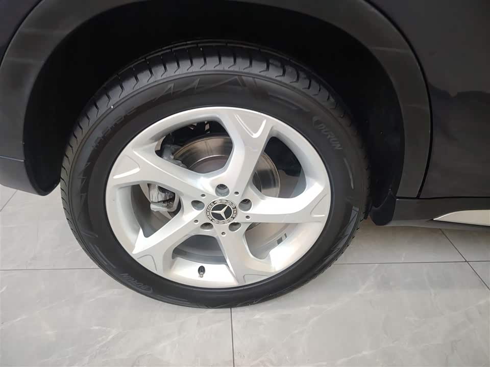 Mercedes-Benz GLA Mercedes-Benz GLA
