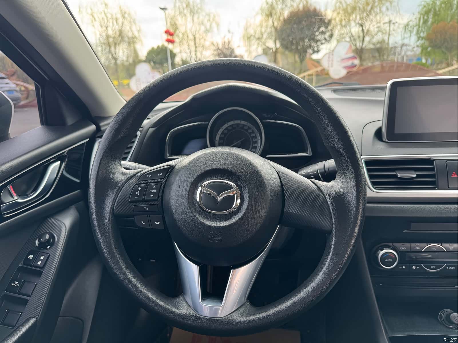 Mazda Mazda3, 2015 16