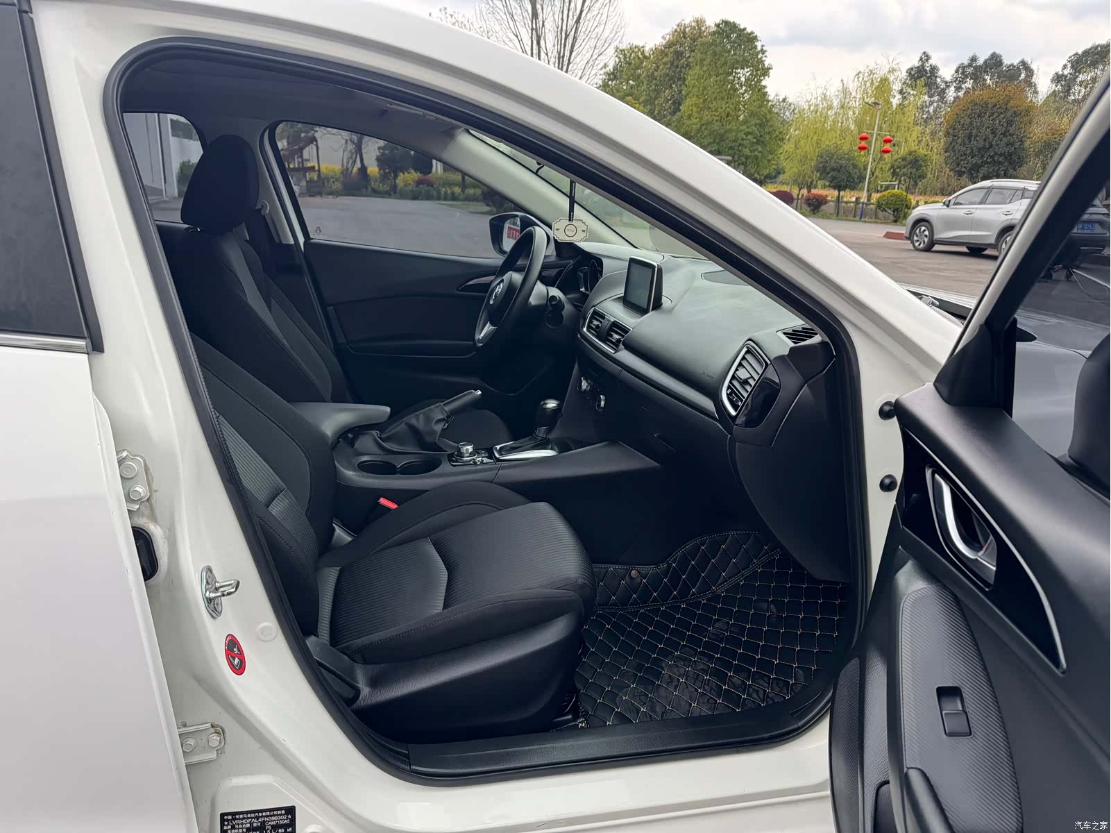 Mazda Mazda3, 2015 10
