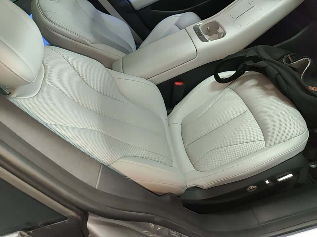 Xpeng P7, 2025 25