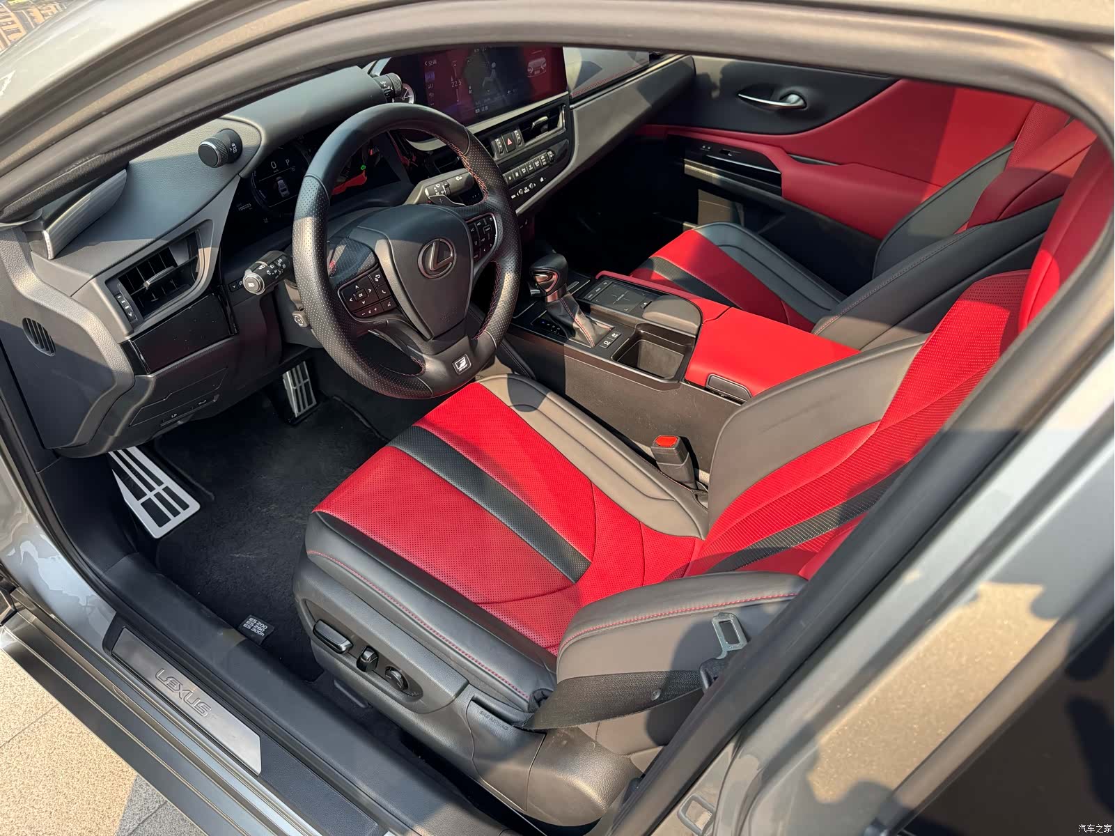 Lexus ES, 2022 10