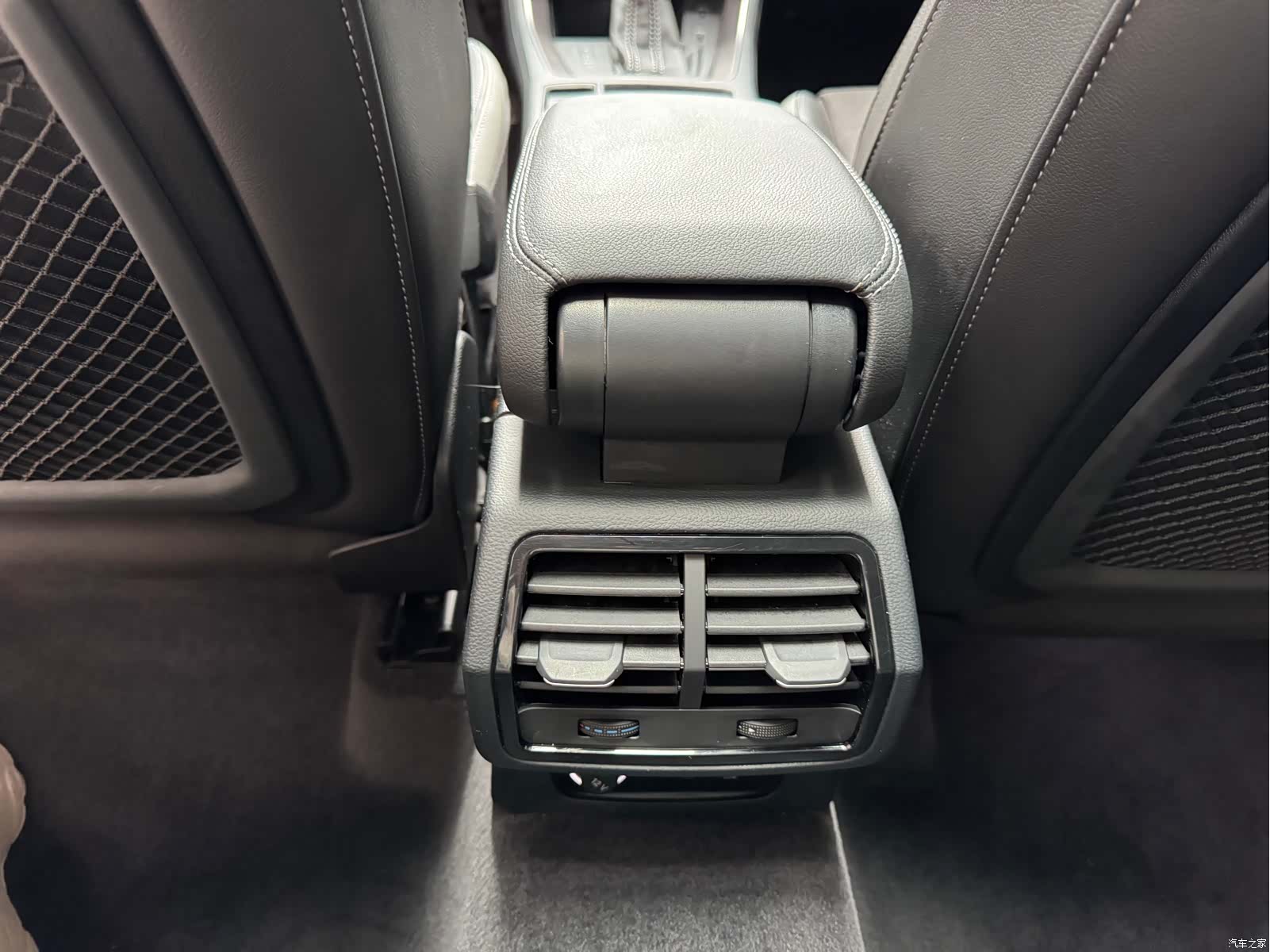 Audi Q3, 2023 13