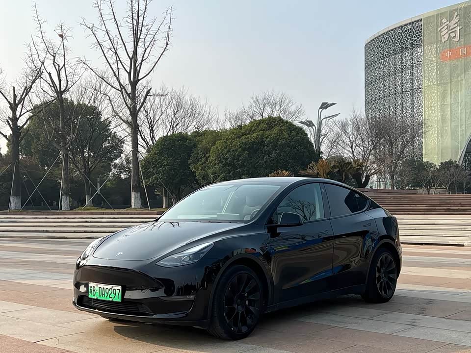 Tesla Model Y Tesla Model Y