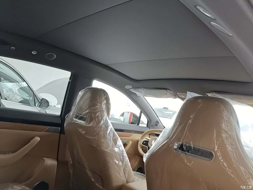 Luxeed R7, 2026 14