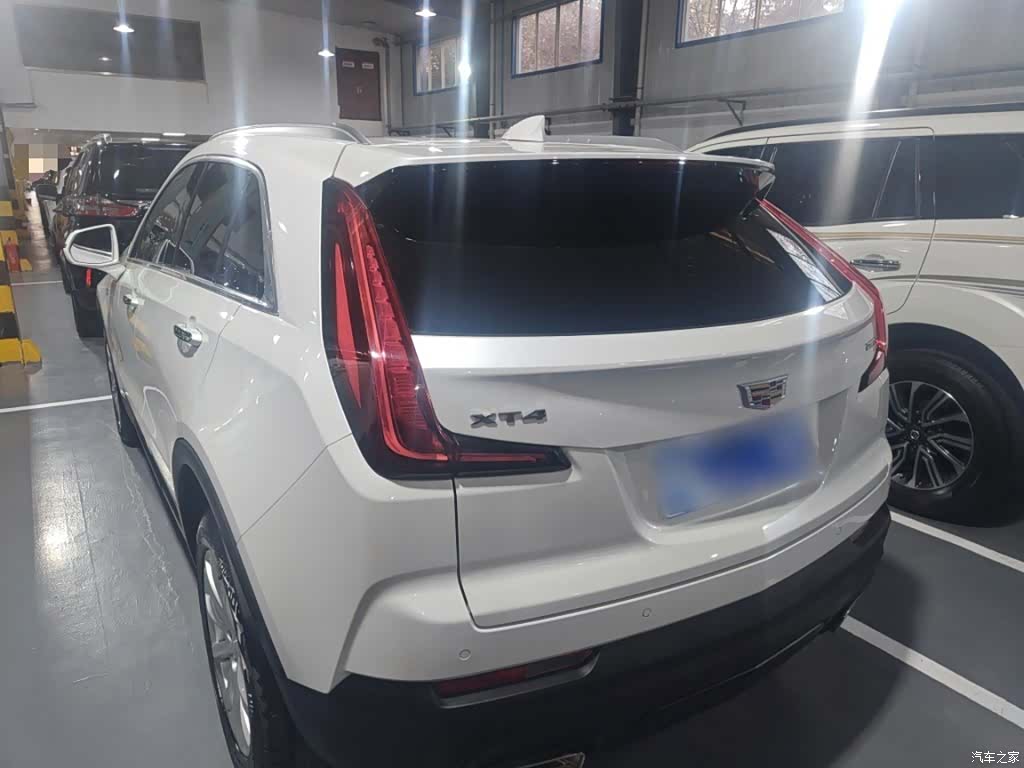 Cadillac XT4, 2023 23