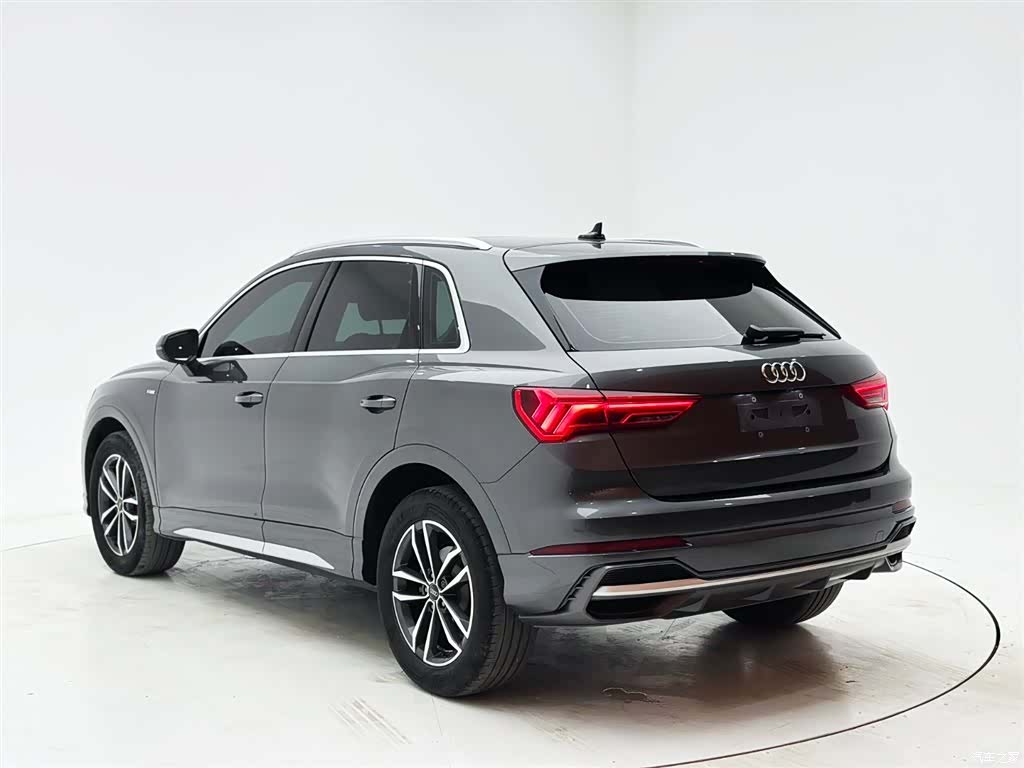 Audi Q3, 2022 4