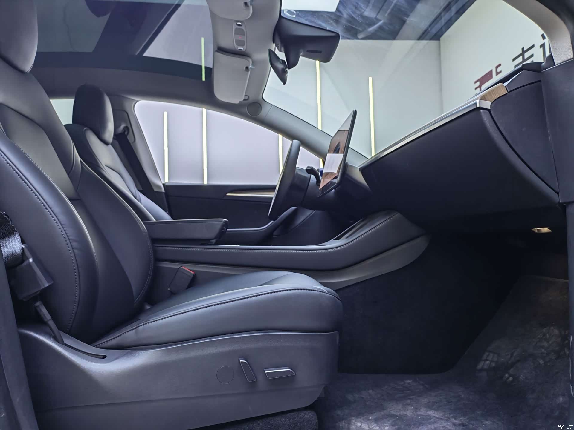 Tesla Model Y, 2022 7