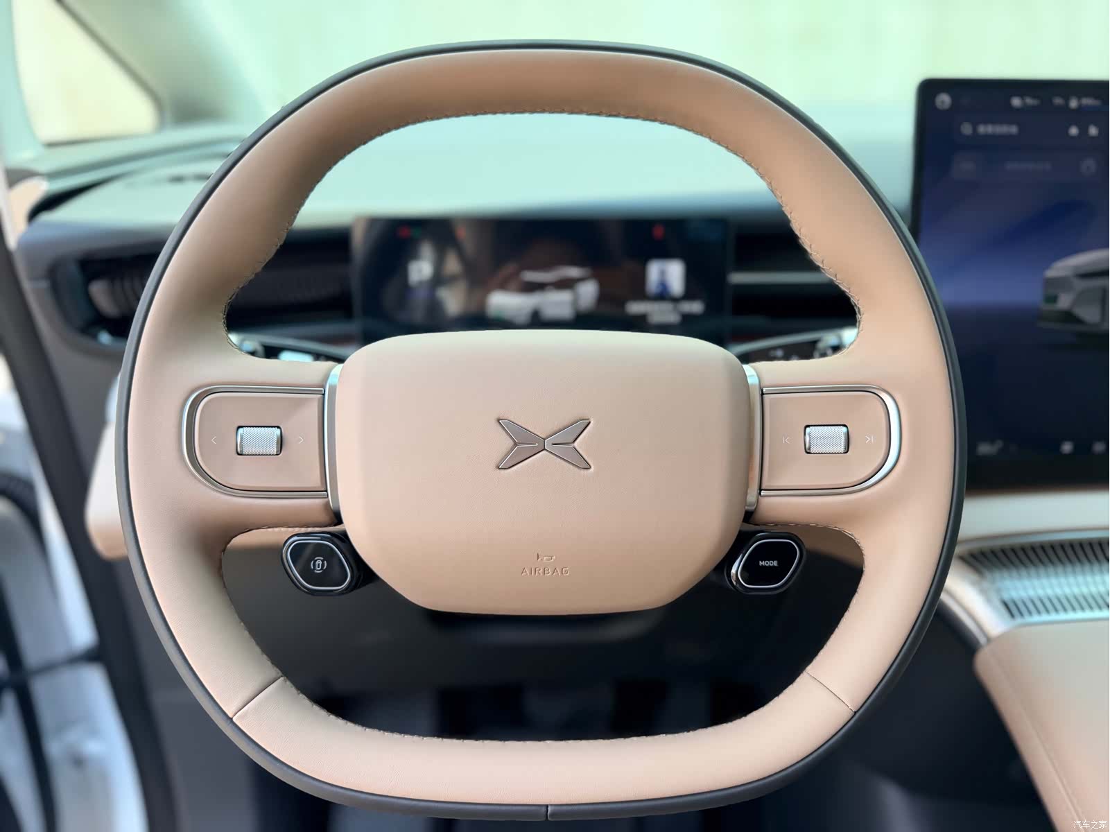 Xpeng X9, 2025 32