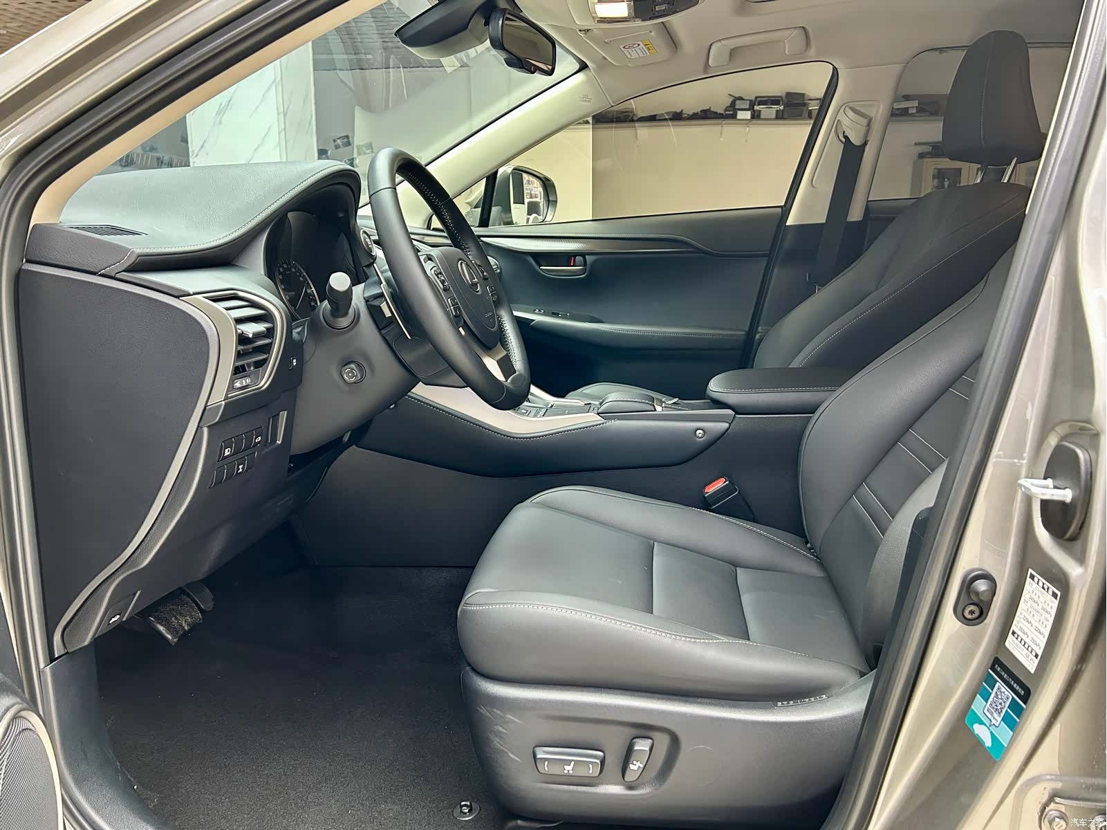 Lexus NX, 2021 8