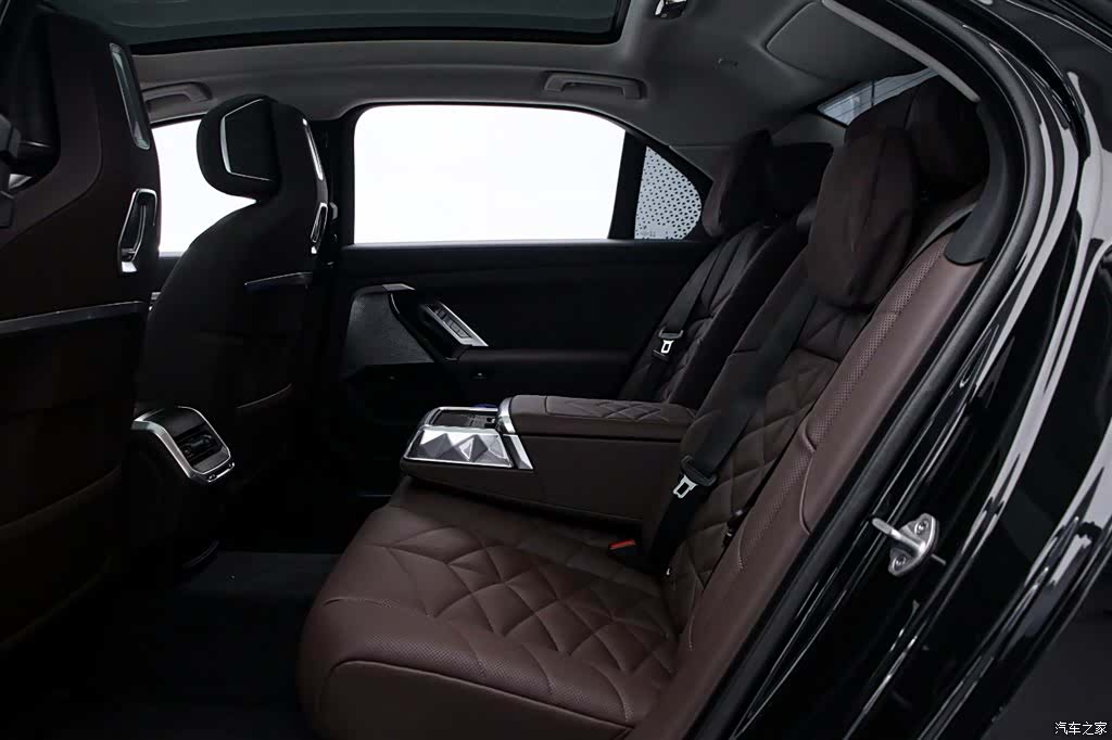 BMW 7 Series, 2026 14