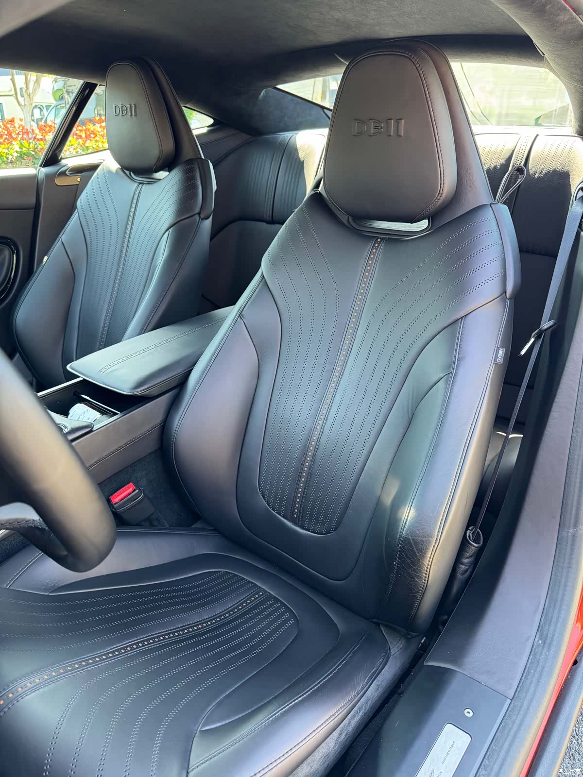 Aston Martin DB11, 2017 12