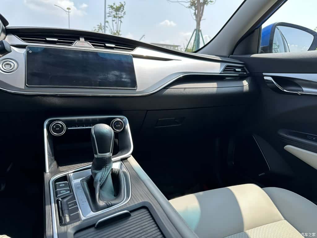 Geely Binray, 2018 10
