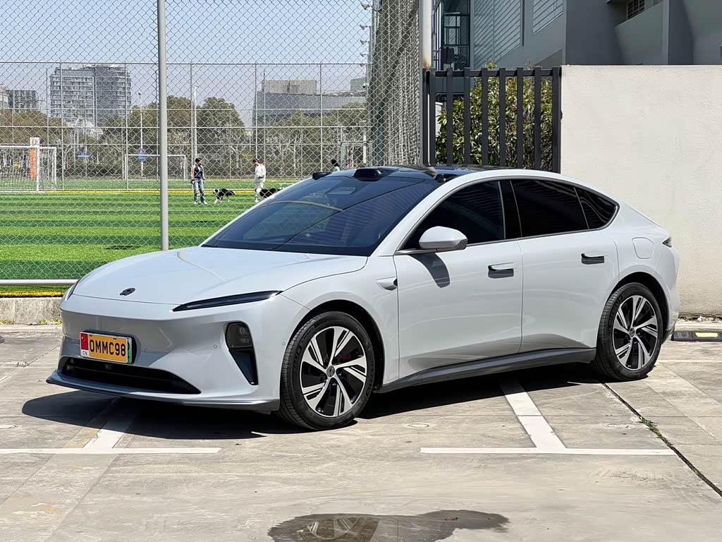 NIO ET5