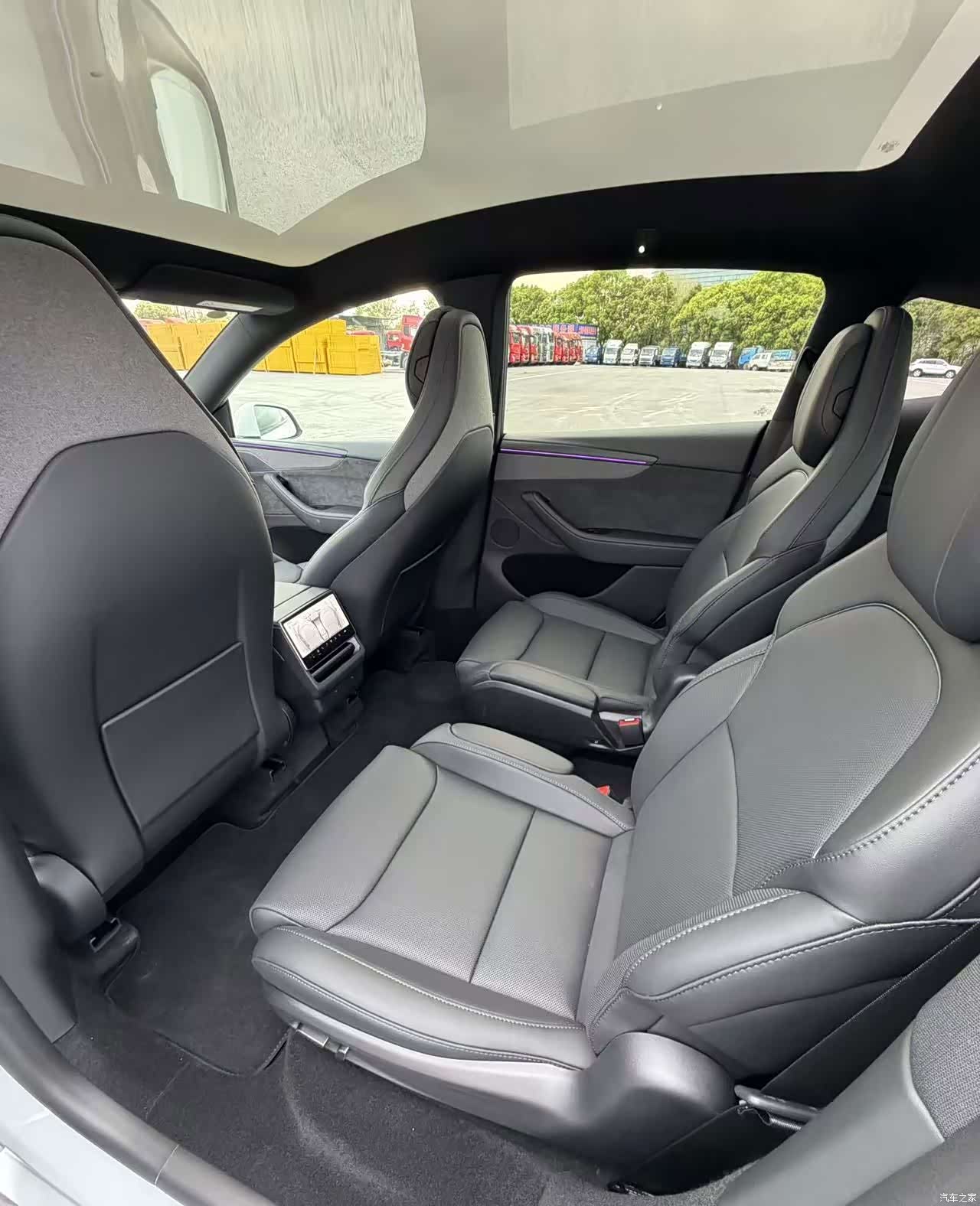 Tesla Model Y, 2026 23