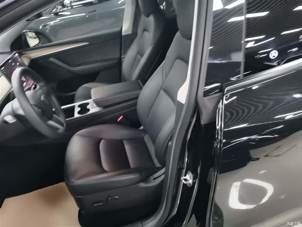 Tesla Model Y, 2022 15