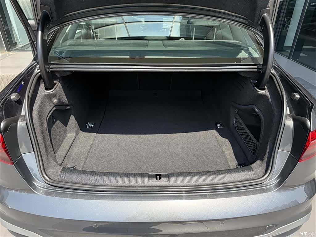 Audi A4L, 2023 9