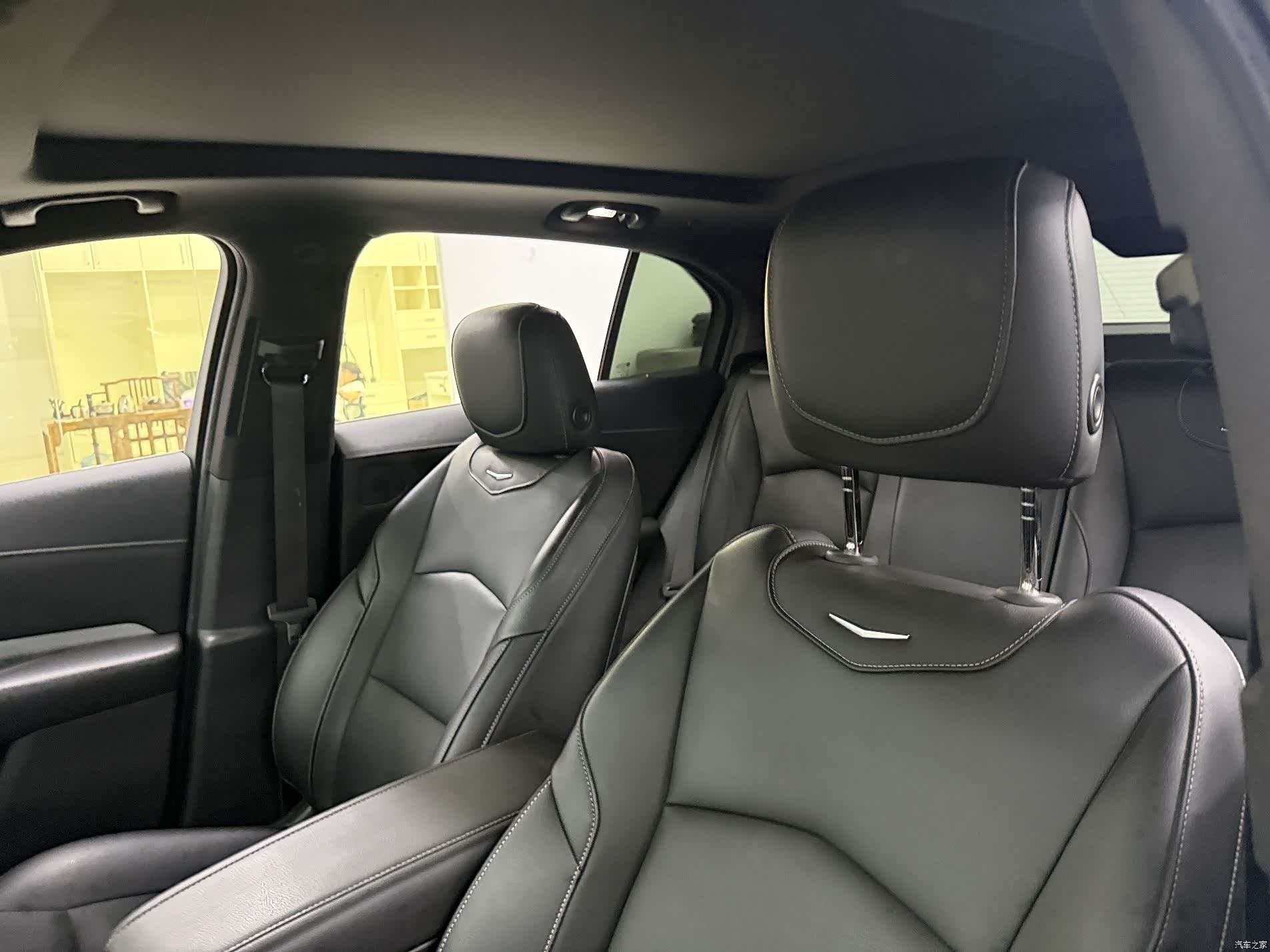 Cadillac XT4, 2019 12