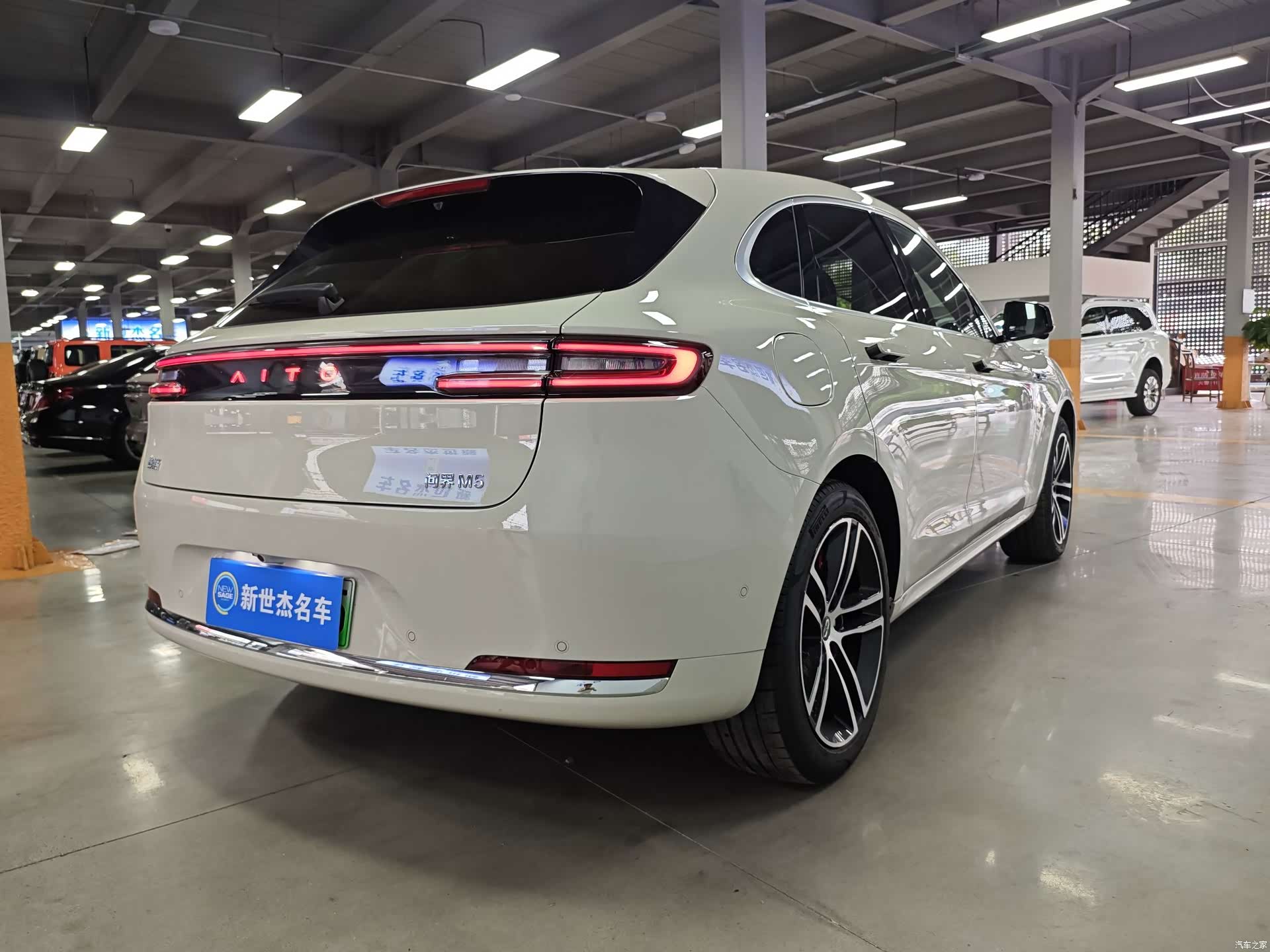 AITO M5, 2025 10